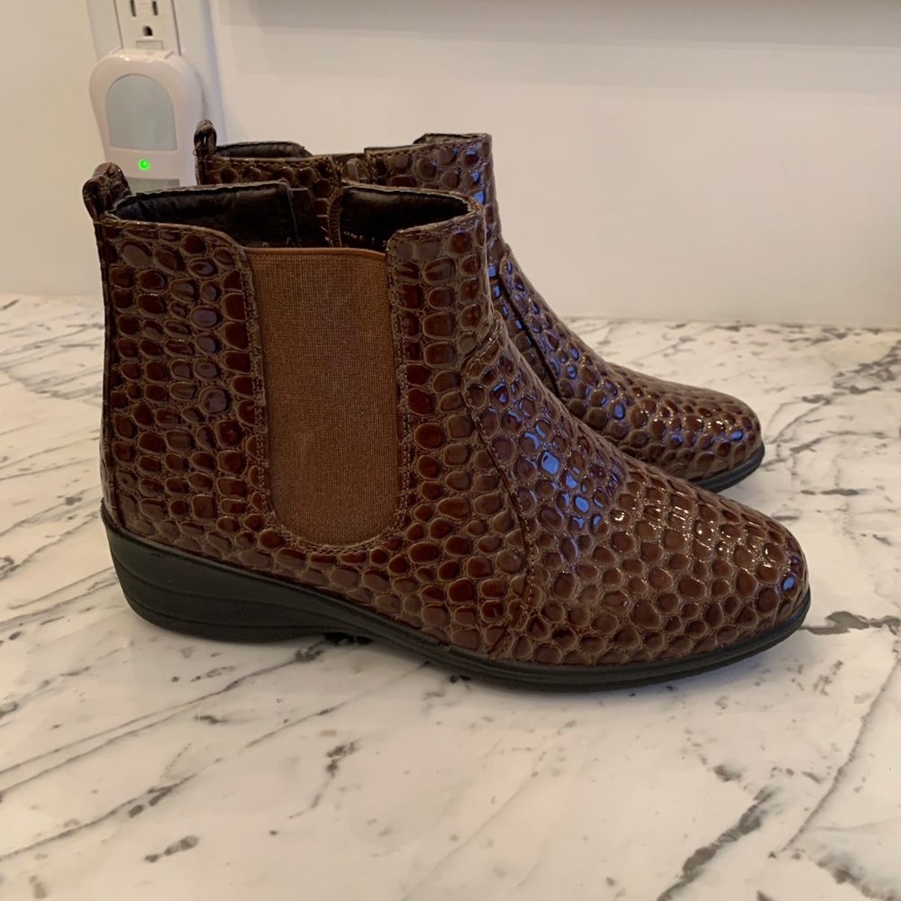 Brown 🐊 Boots 5